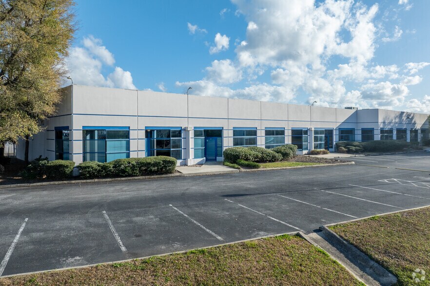 More Photos Of 6600 Youngerman Cir, Jacksonville Unknown For Lease