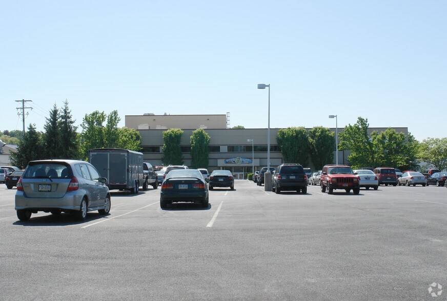 More Photos Of 471 JPL Wick Dr, Harrisburg Manufacturing For Lease