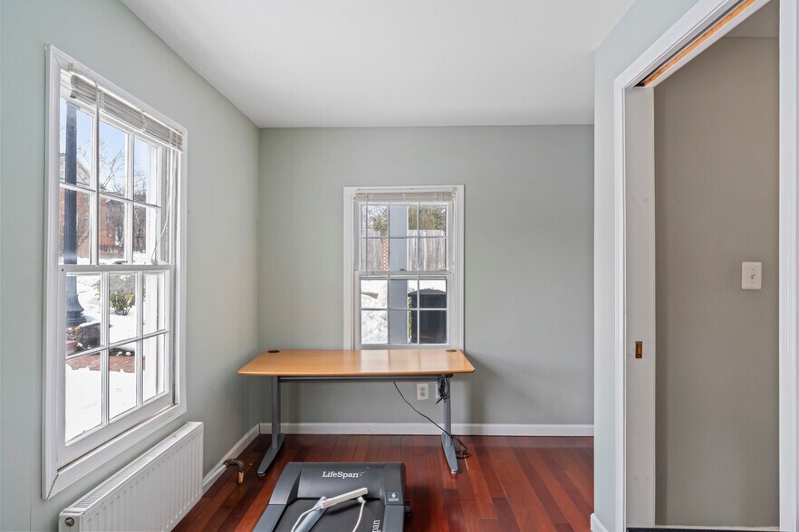 More Photos Of 4235 Chain Bridge Rd, Fairfax Office For Sale