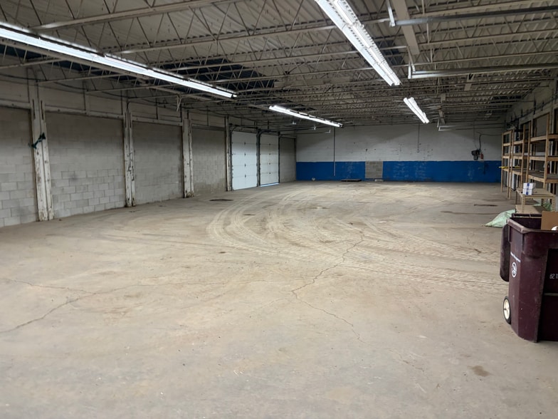 More Photos Of 1285 Aurora Avenue Ln, Aurora Warehouse For Lease