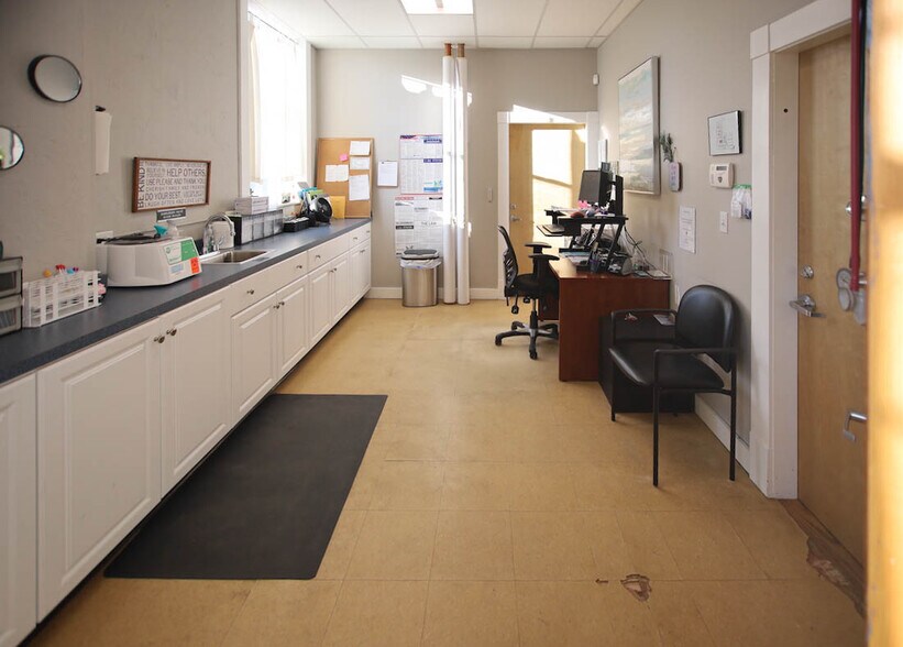 More Photos Of 42 Summer St, Pittsfield Medical For Sale