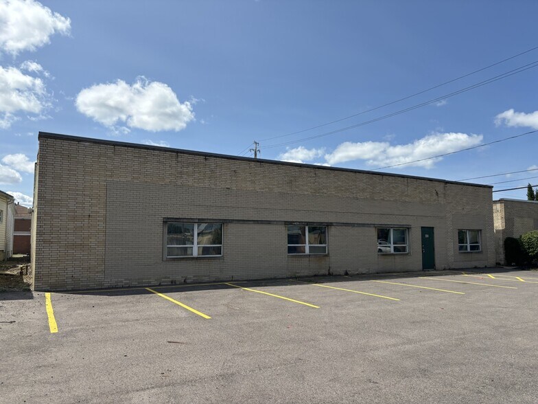 More Photos Of 442 S Green Rd, South Euclid Manufacturing For Sale