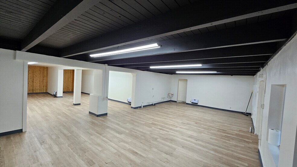 More Photos Of 21719 Donner Pass Rd, Soda Springs Storefront Retail Residential For Lease