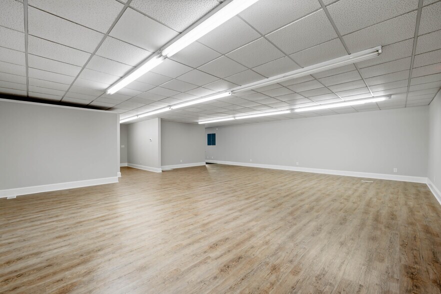 More Photos Of 504 W Broad St, Dunn Office For Sale