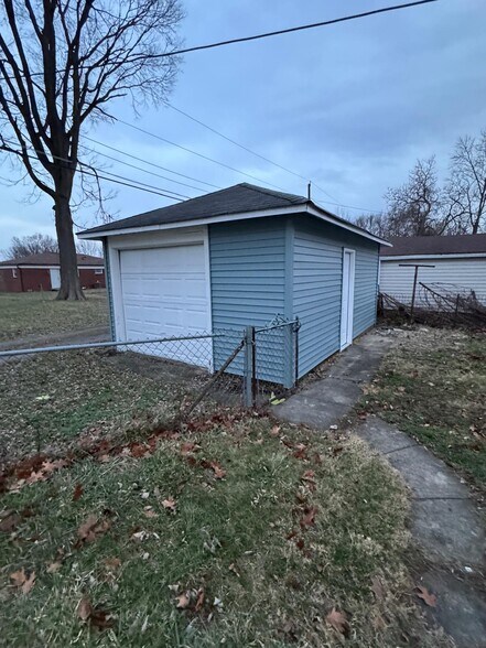 More Photos Of , Indianapolis Specialty For Sale