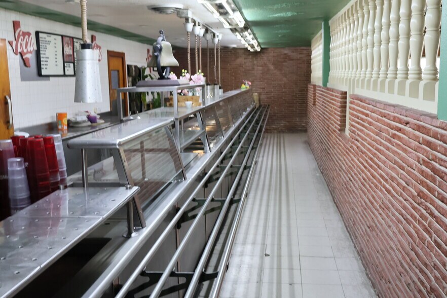 More Photos Of 6525 Lawndale, Houston Unknown For Lease