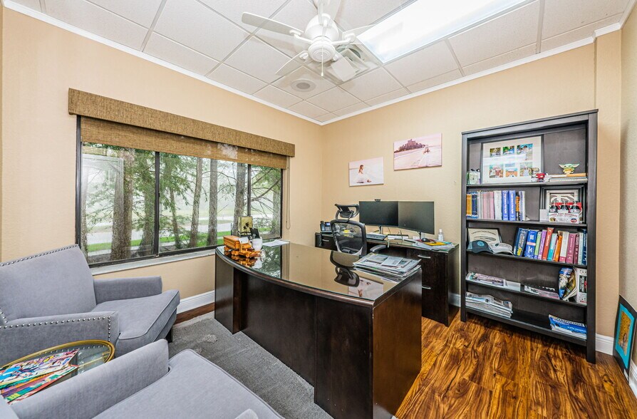 More Photos Of 3023 Eastland Blvd, Clearwater Office For Sale
