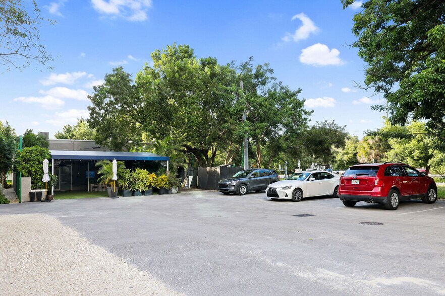 More Photos Of 4019 S Le Jeune Rd, Coral Gables Restaurant For Sale