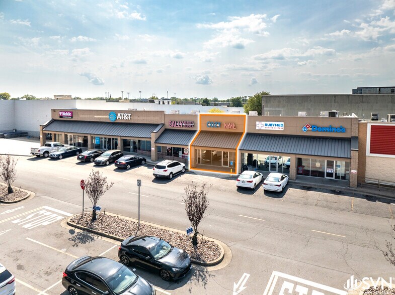 More Photos Of 524 W New Circle Rd, Lexington General Retail For Lease