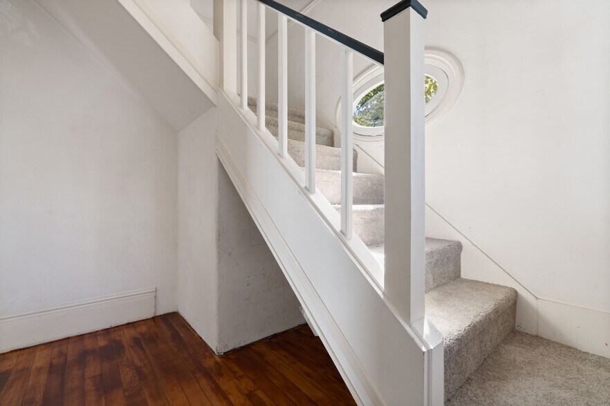 More Photos Of 102 Hamilton Pl, Oakland Multifamily For Sale