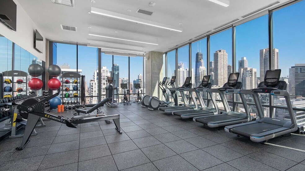 More Photos Of 221 W Hubbard St, Chicago Apartments For Lease