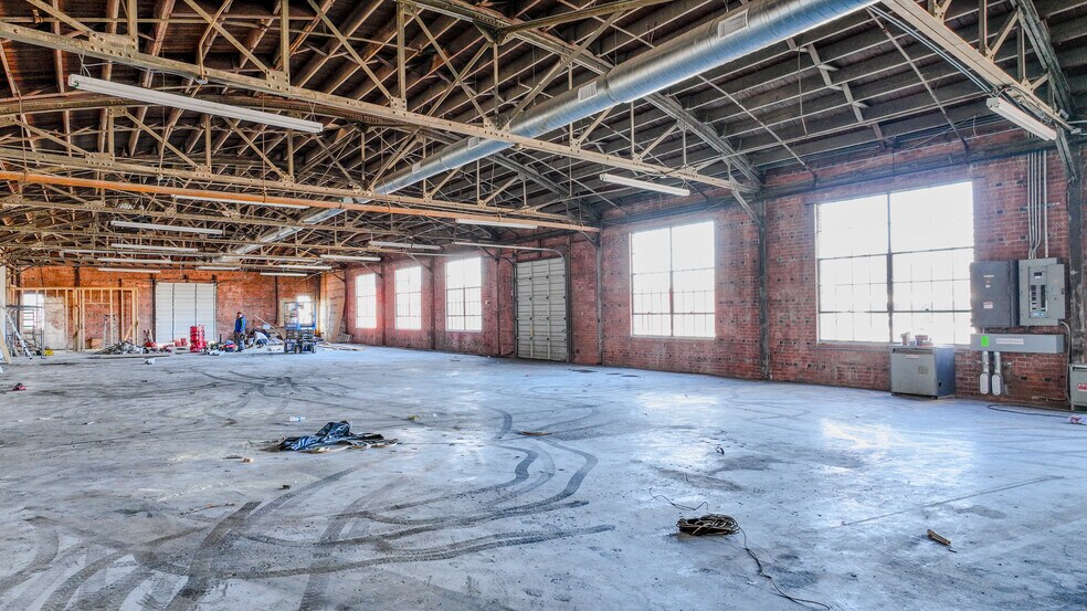 More Photos Of 10 N Milby St, Houston Warehouse For Lease