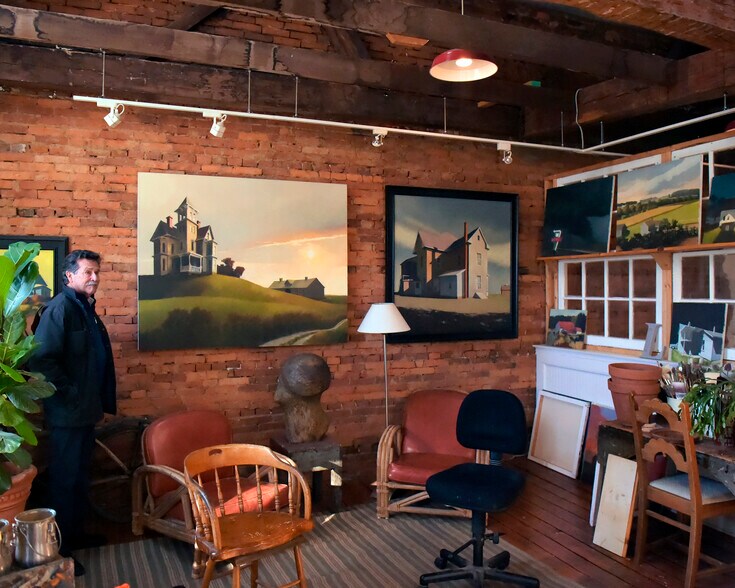 More Photos Of 140 Broadway E, Granville Storefront Retail Office For Sale