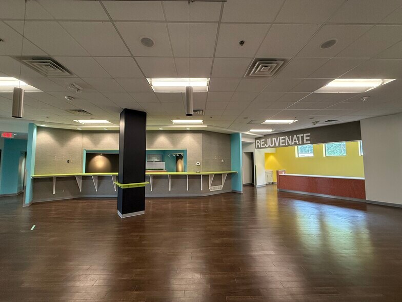 More Photos Of 3201-3301 Armar Dr, Marion Coworking Space