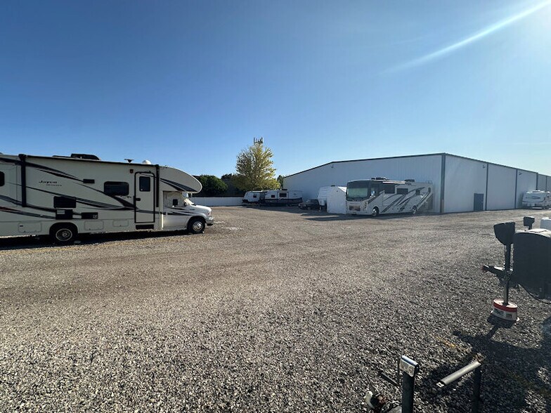 More Photos Of 363 N Linder Rd, Meridian Warehouse For Sale