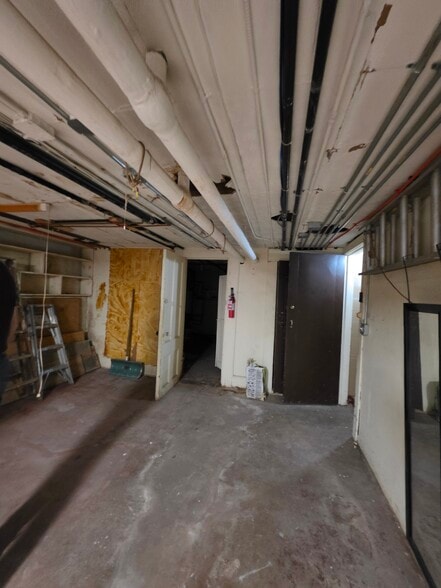 More Photos Of 1937 Greene Ave, Ridgewood Apartments For Sale