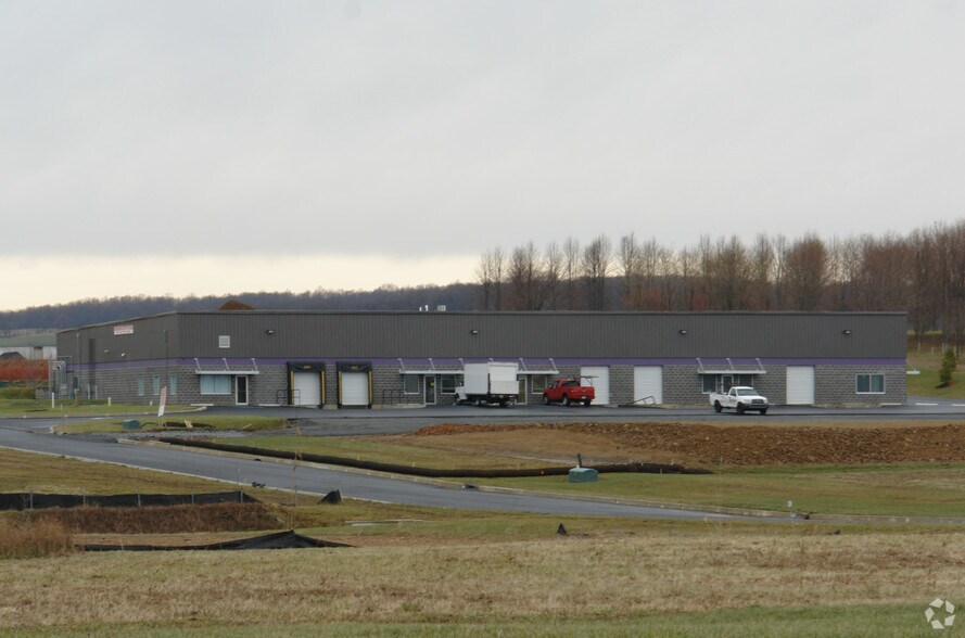 More Photos Of 100-104 Tomahawk Dr, Kutztown Medical For Lease