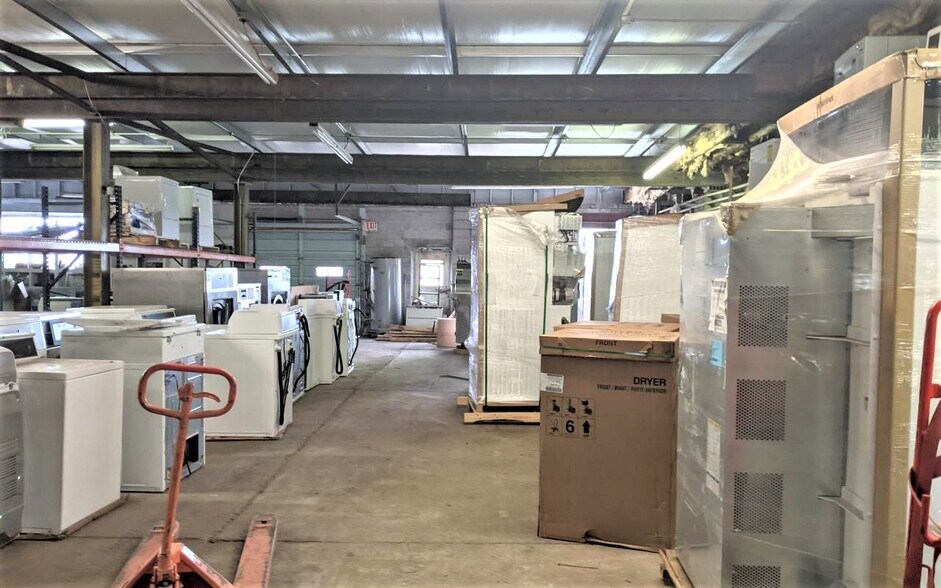 More Photos Of 4808 S 26th St, Omaha Warehouse For Sale