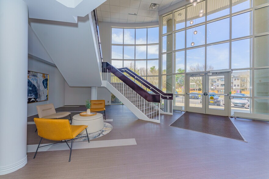 More Photos Of 10 Maxwell Dr, Clifton Park Medical For Lease