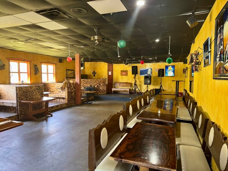 More Photos Of 114 Holiday Ln, Byram Warehouse For Lease