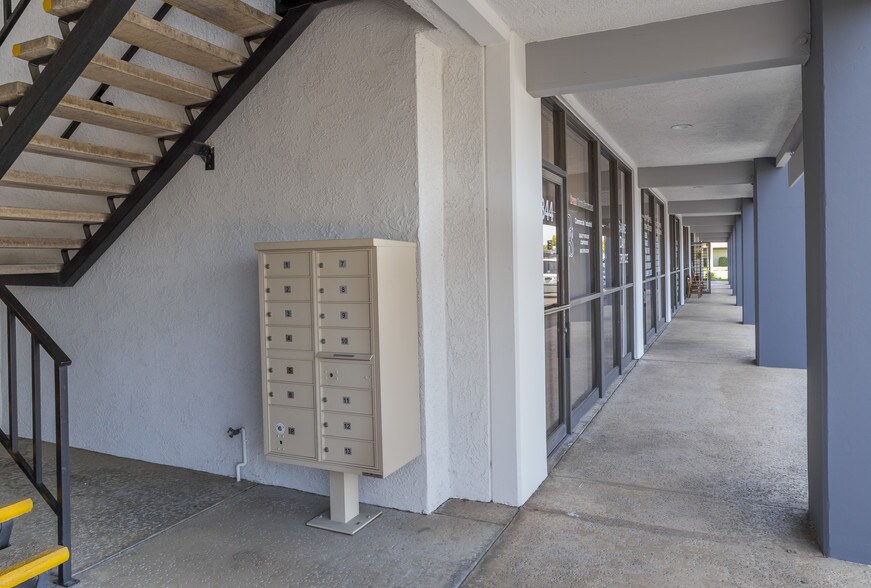 More Photos Of 840-898 N Main St, Orange Research And Development For Lease