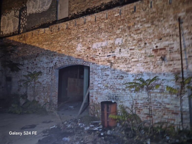 More Photos Of 1301 N Wolfe St, Baltimore Warehouse For Sale