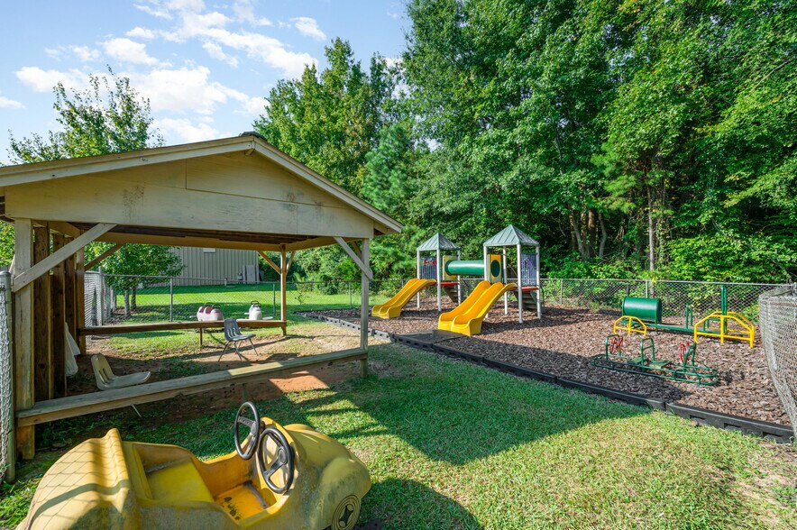 More Photos Of 1699 N Rocky River Rd, Lancaster Daycare Center For Sale