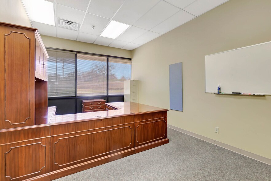 More Photos Of 3720 Amnicola Hwy, Chattanooga Unknown For Lease