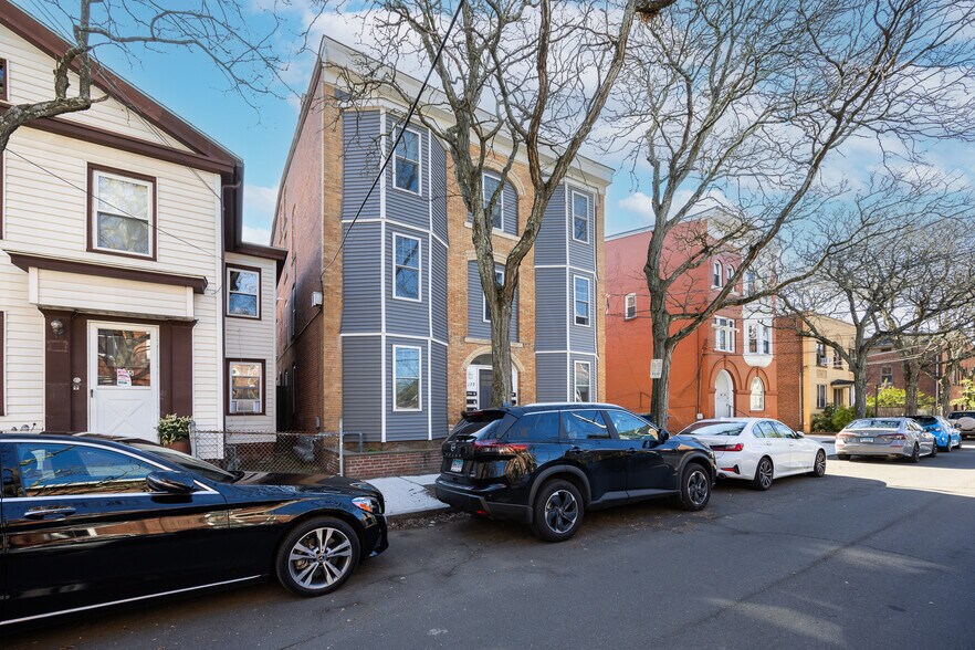 More Photos Of 177 Chestnut St, New Haven Apartments For Sale