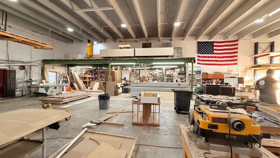 More Photos Of 8497-8499 NW 54th St, Doral Warehouse For Sale