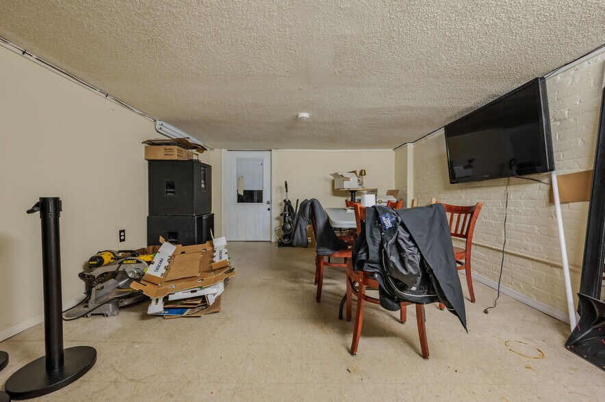 More Photos Of 200-204 Bank St, New London Storefront For Sale