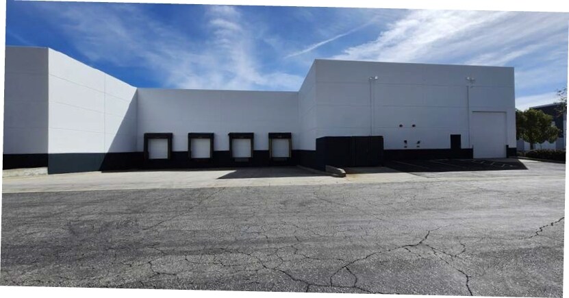 More Photos Of 4985 Hallmark Park, San Bernardino Warehouse For Lease