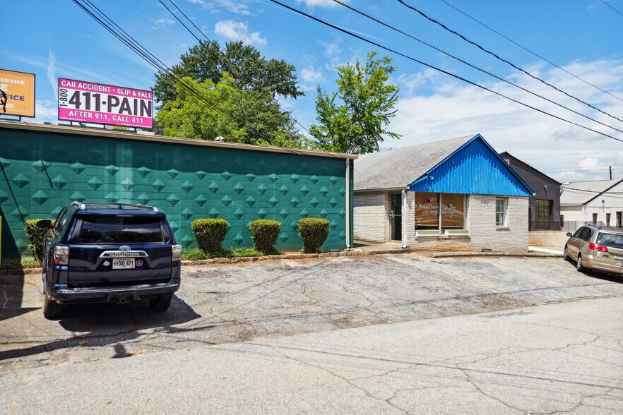 More Photos Of 6 N Avondale Rd, Avondale Estates General Retail For Sale