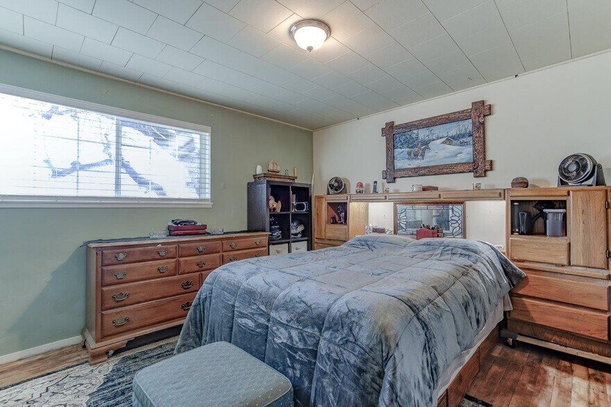 More Photos Of 718 Main St, Weaverville Hotel For Sale