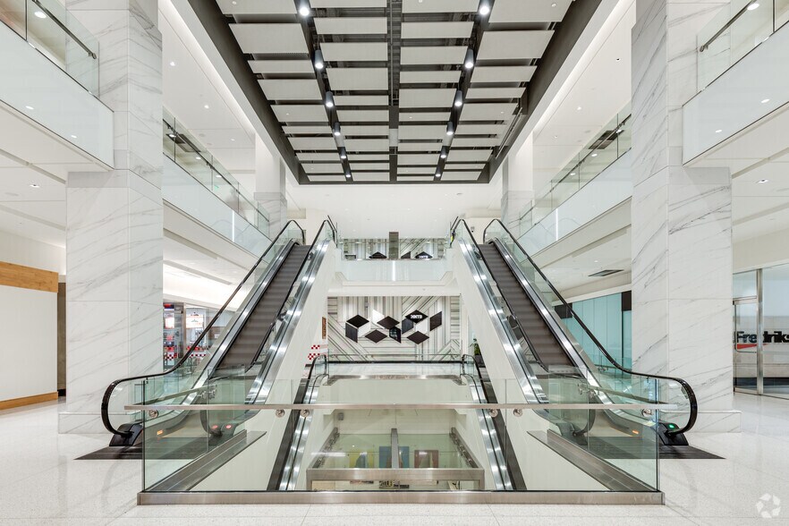 More Photos Of 60 S 6th St, Minneapolis Office For Lease