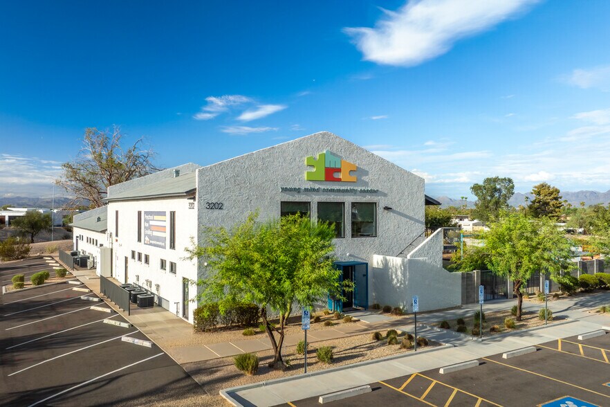 More Photos Of 3202 E Mountain View Rd, Phoenix Schools For Sale