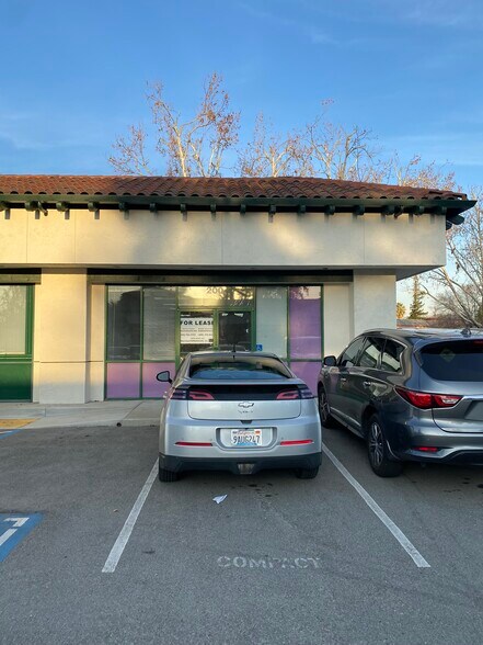 More Photos Of 820 Willow St, San Jose Unknown For Lease