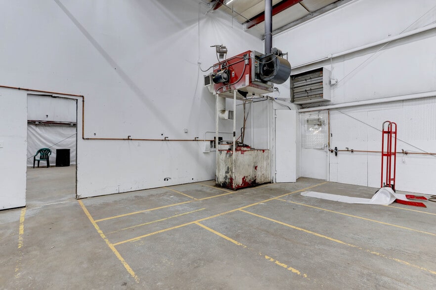More Photos Of 1210 S El Paso St, Colorado Springs Warehouse For Lease