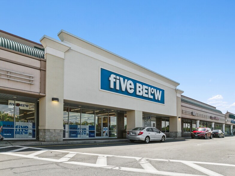 More Photos Of 271-421 Cottage Grove Rd, Bloomfield Unknown For Lease