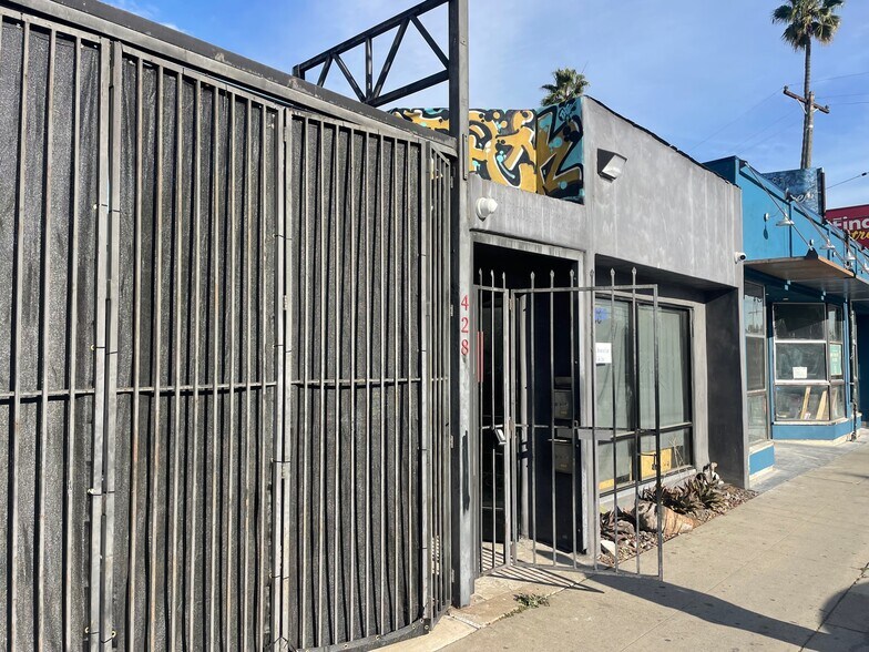 More Photos Of 428 Lincoln Blvd, Venice Freestanding For Lease