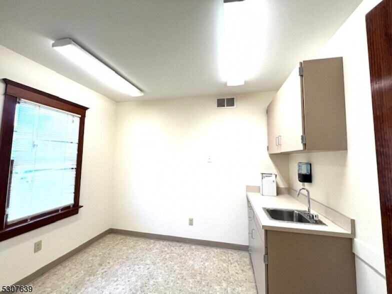 More Photos Of 165 State Rt 23, Franklin Healthcare For Sale