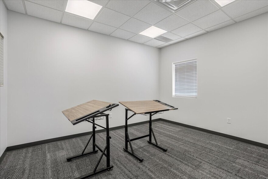 More Photos Of Mckinney Drive, Cheyenne Manufacturing For Lease