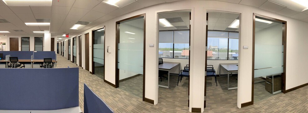 More Photos Of 1900 Glades Rd, Boca Raton Coworking Space
