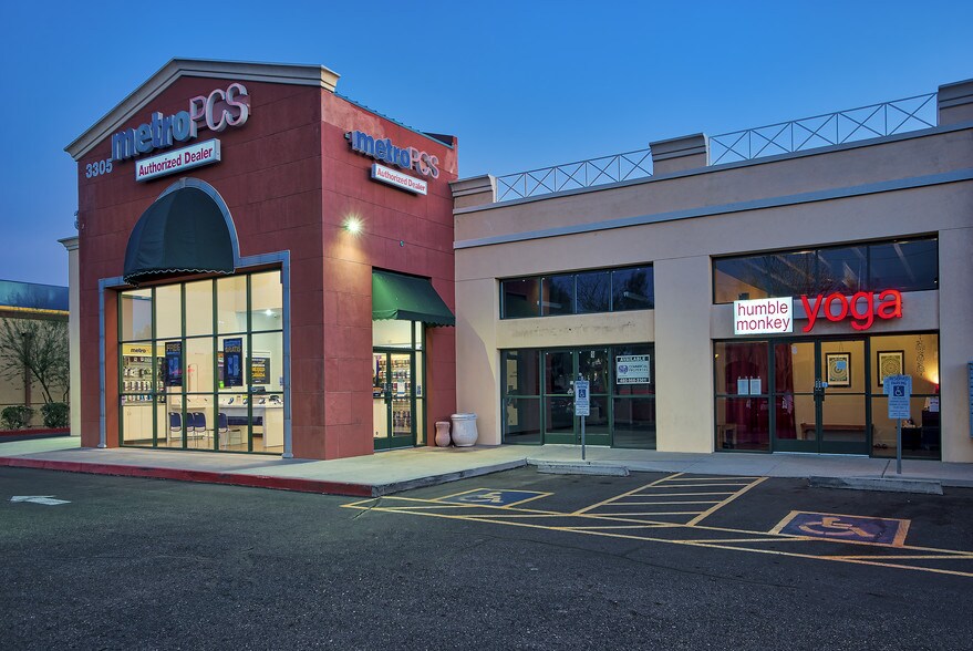 More Photos Of 3305 E Greenway Rd, Phoenix General Retail For Lease