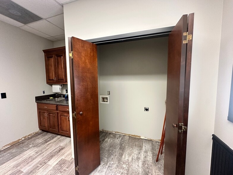 More Photos Of 4485 N Industrial Dr, Cumming Warehouse For Lease