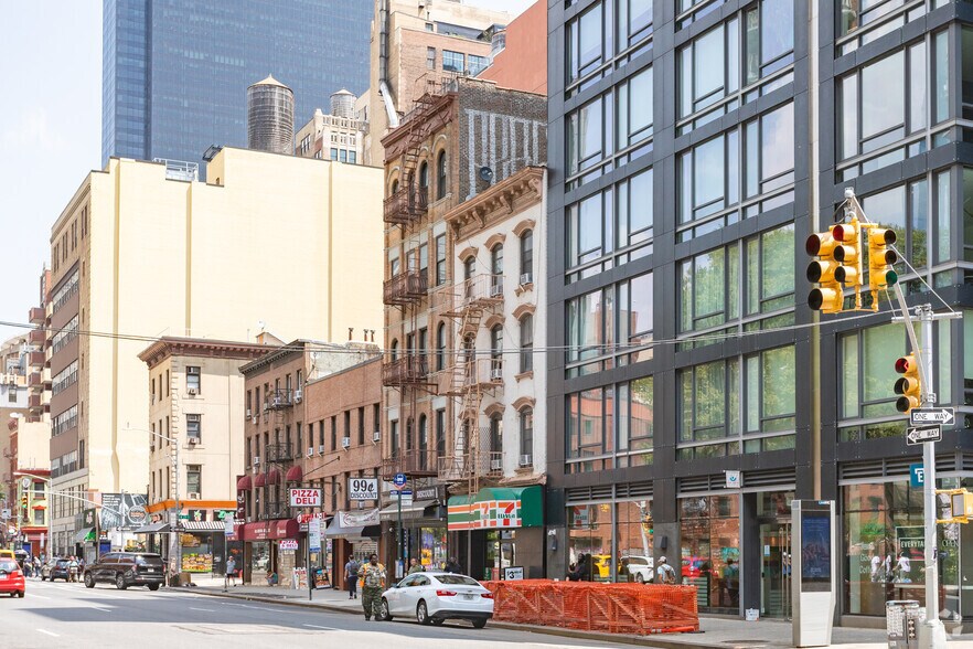 More Photos Of 261 W 28th St, New York Apartments For Sale