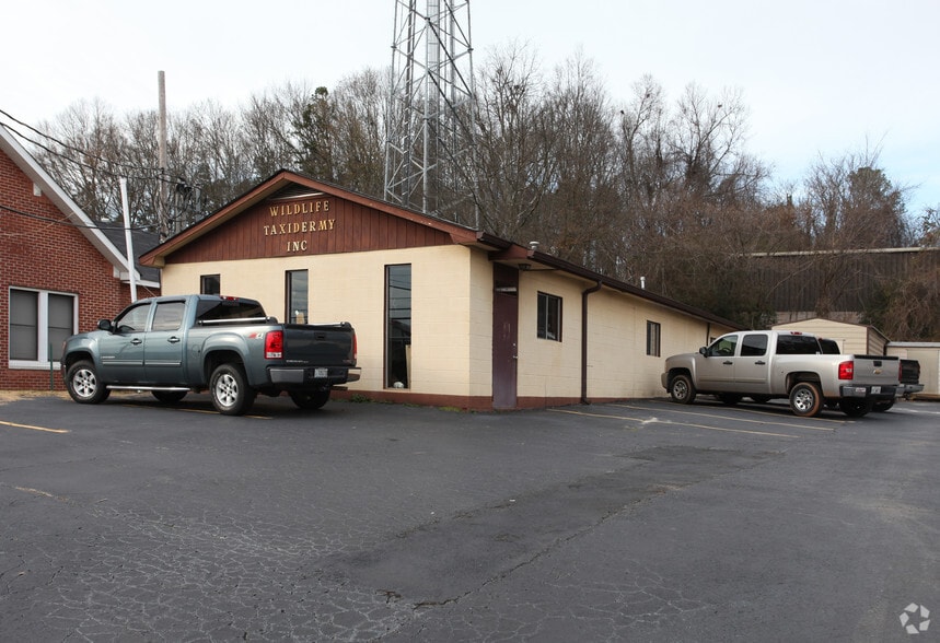 More Photos Of 287 Pike St, Lawrenceville Freestanding For Sale