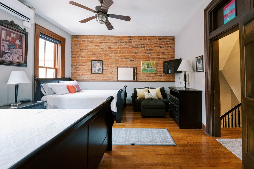 More Photos Of 22-24 E Mound St, Columbus General Retail For Sale