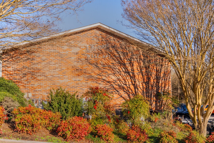 More Photos Of 369 Warren St, Madisonville Multifamily For Sale