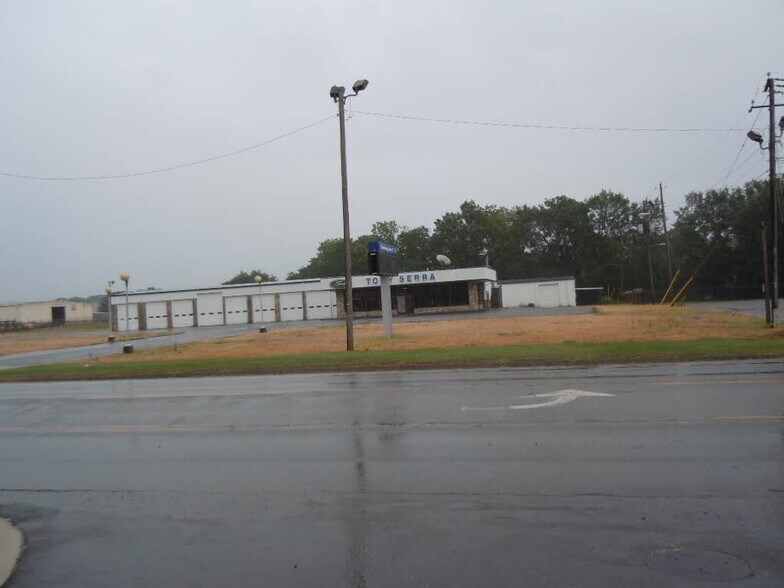 More Photos Of 723 Battle St E, Talladega Auto Dealership For Sale